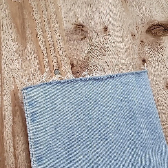 PAIGE Size 24 Jacqueline Straight Distressed-Hem Jeans in Clare - Picture 2 of 9